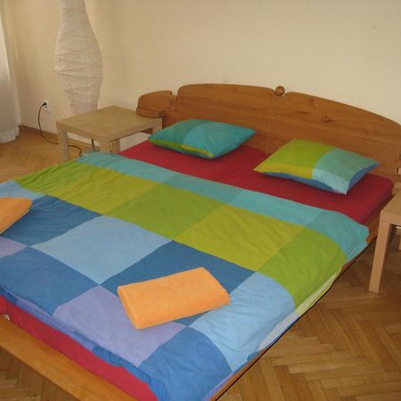 Auberge de jeunesse Ragtime à Prague Extérieur photo