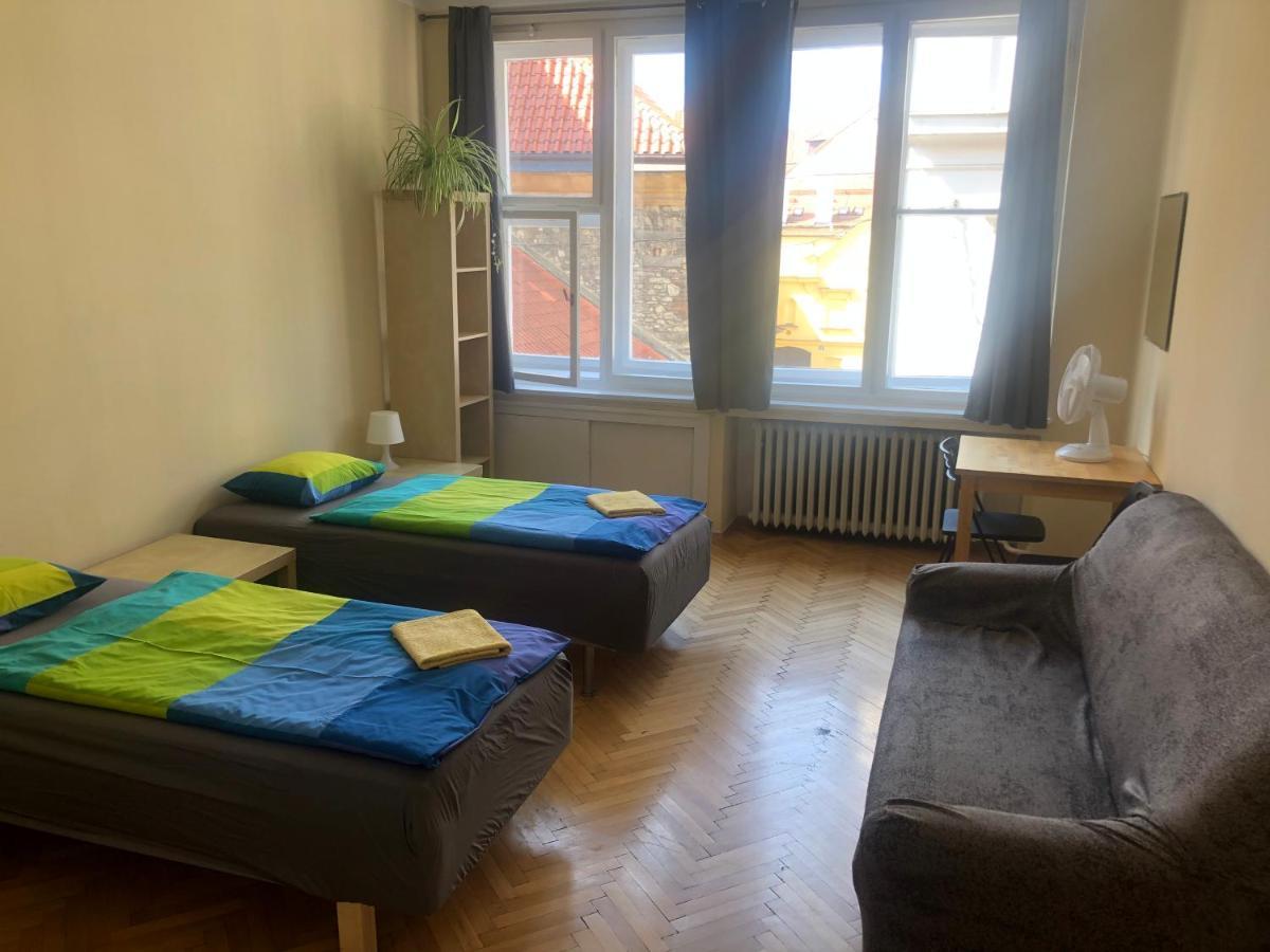 Auberge de jeunesse Ragtime à Prague Extérieur photo
