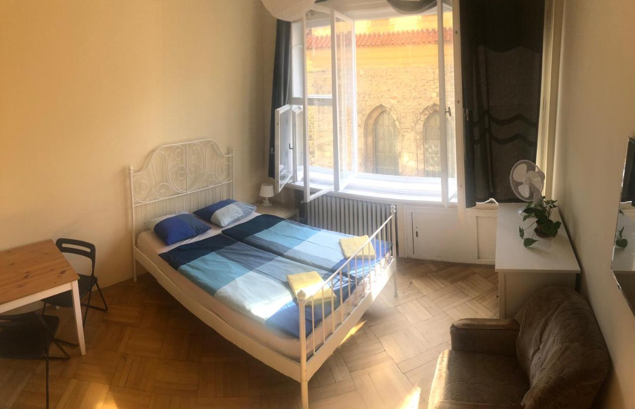 Auberge de jeunesse Ragtime à Prague Extérieur photo